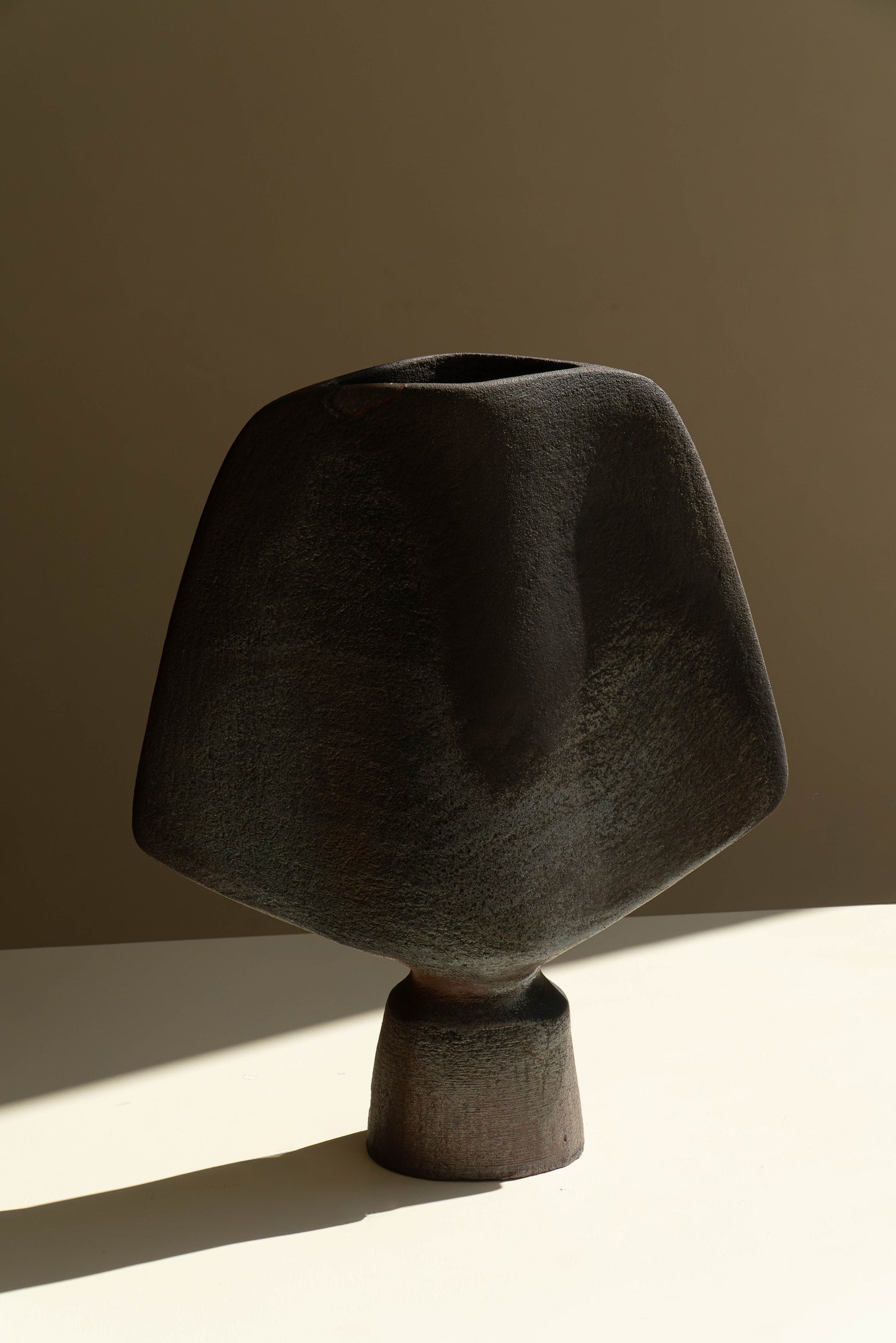 GRAND VASE DANAÏDE CUISSON BOIS