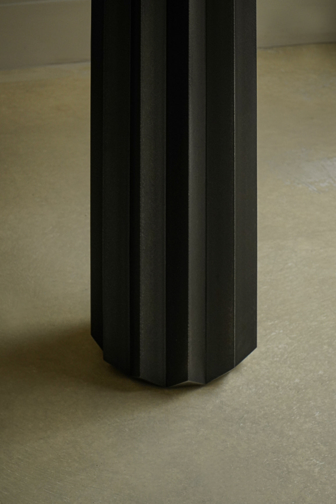 VASE CATHÉDRALE ACIER
