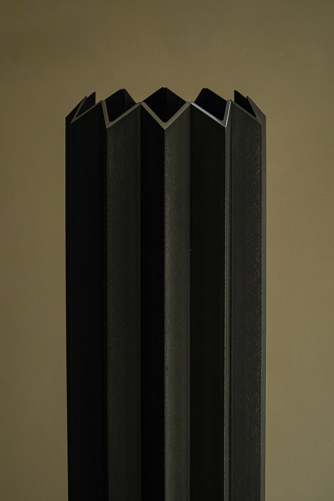 VASE CATHÉDRALE ACIER