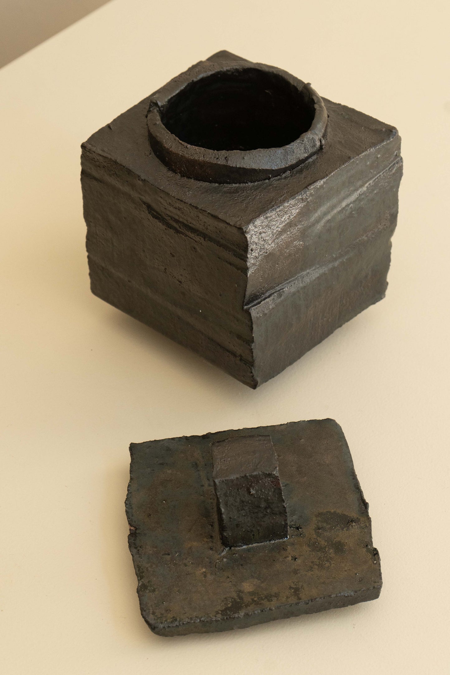BOÎTE CHAPEAU