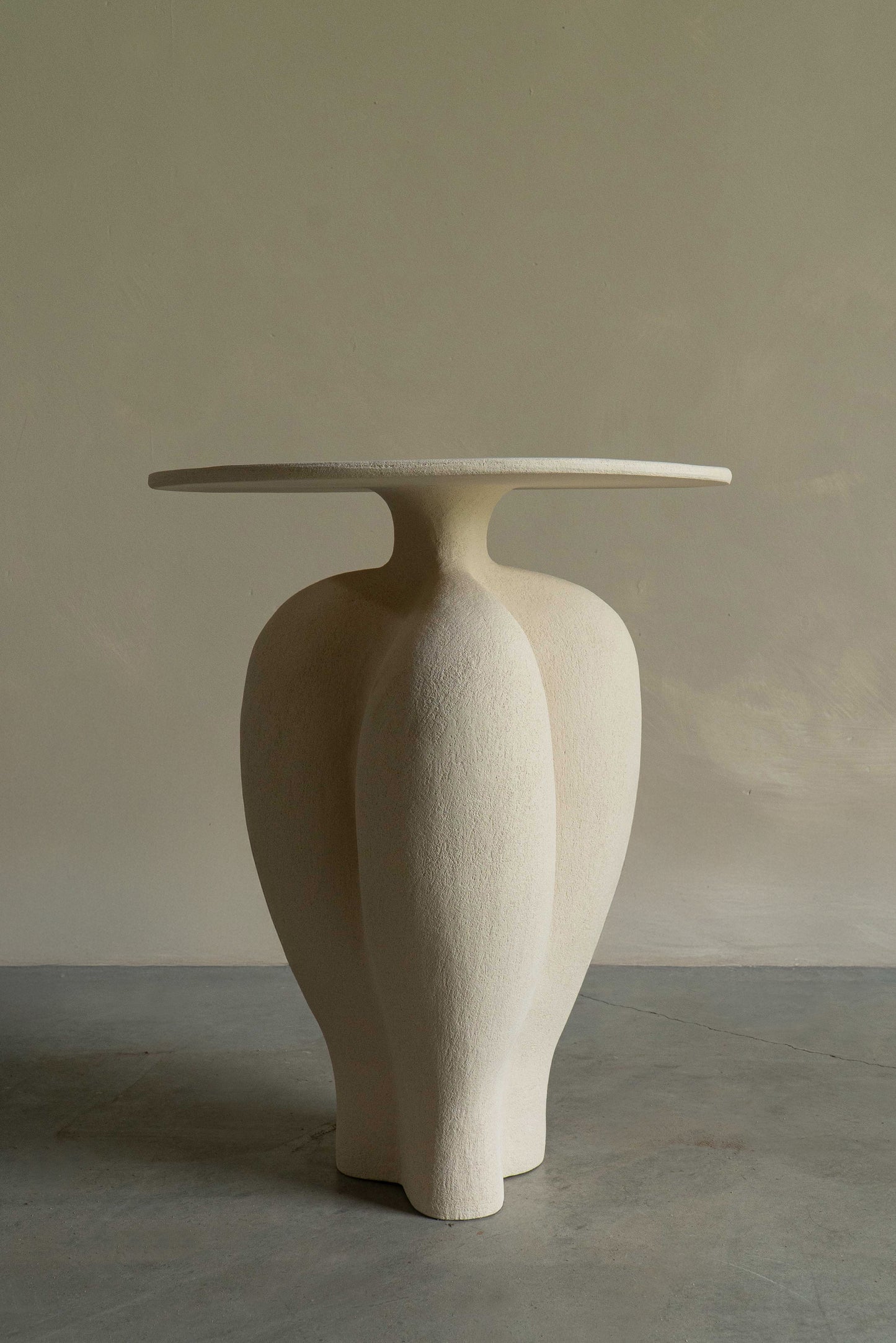 Large Danaïde vase