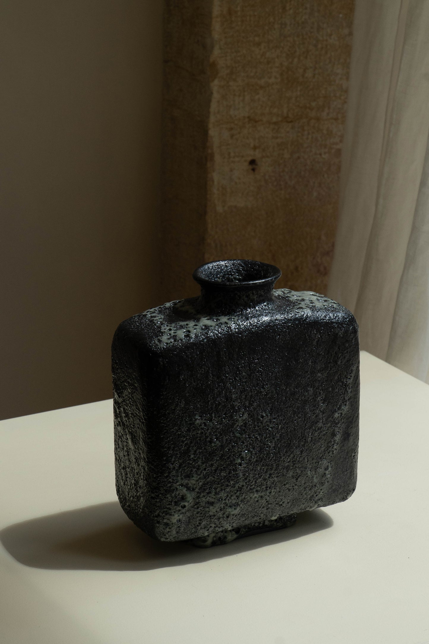 VASE NOIR