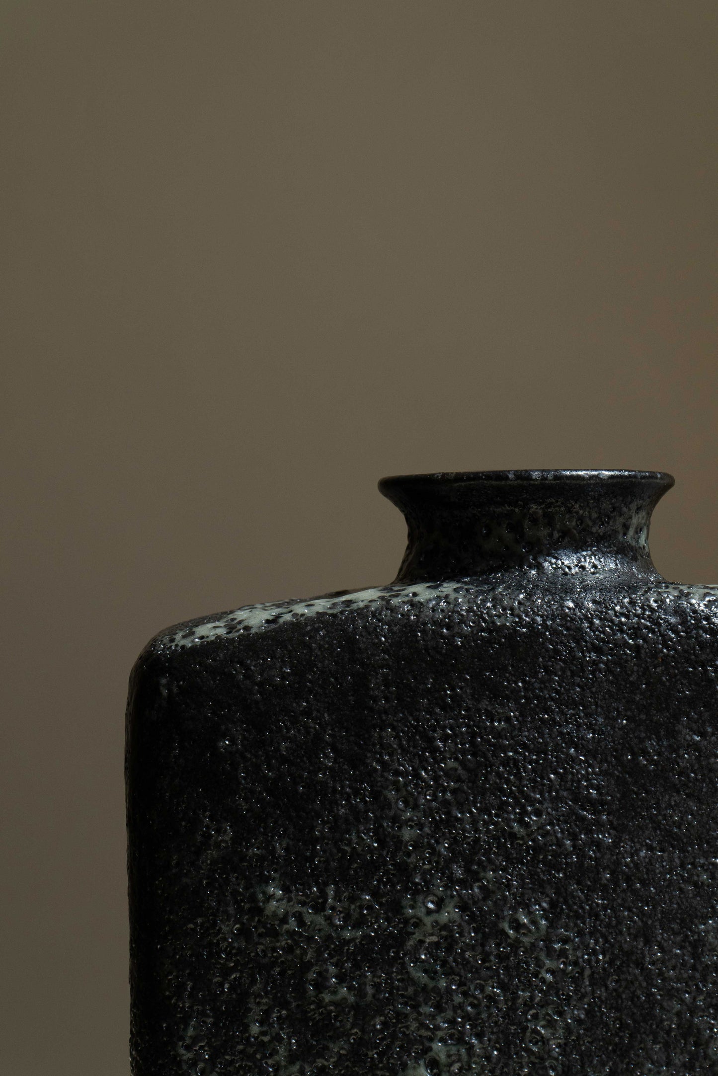 VASE NOIR