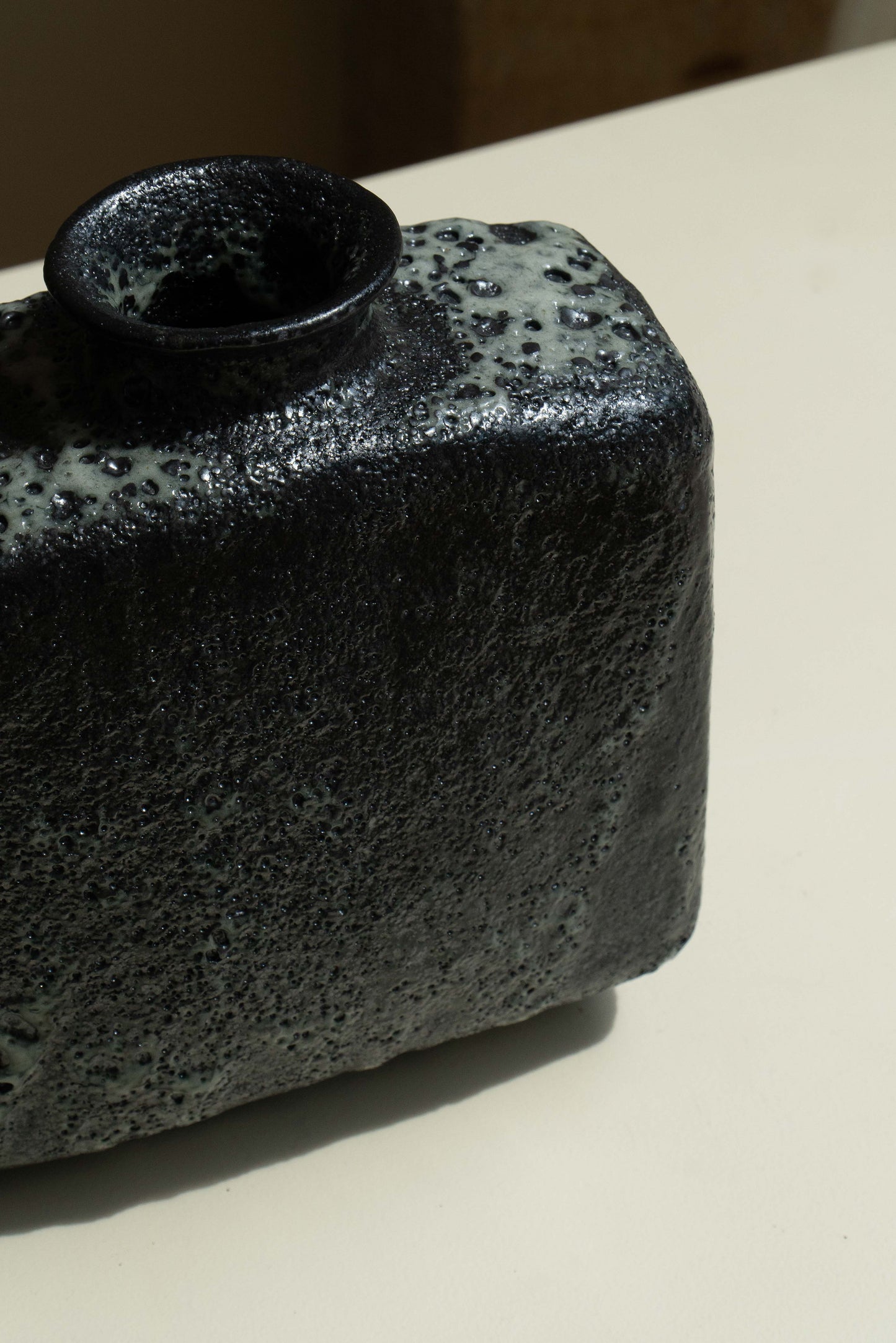VASE NOIR