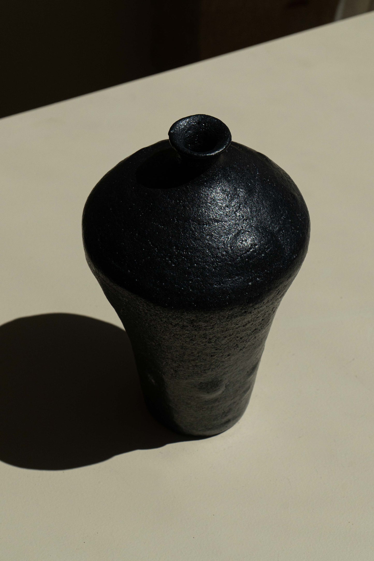 VASE ÉPAULE NOIR