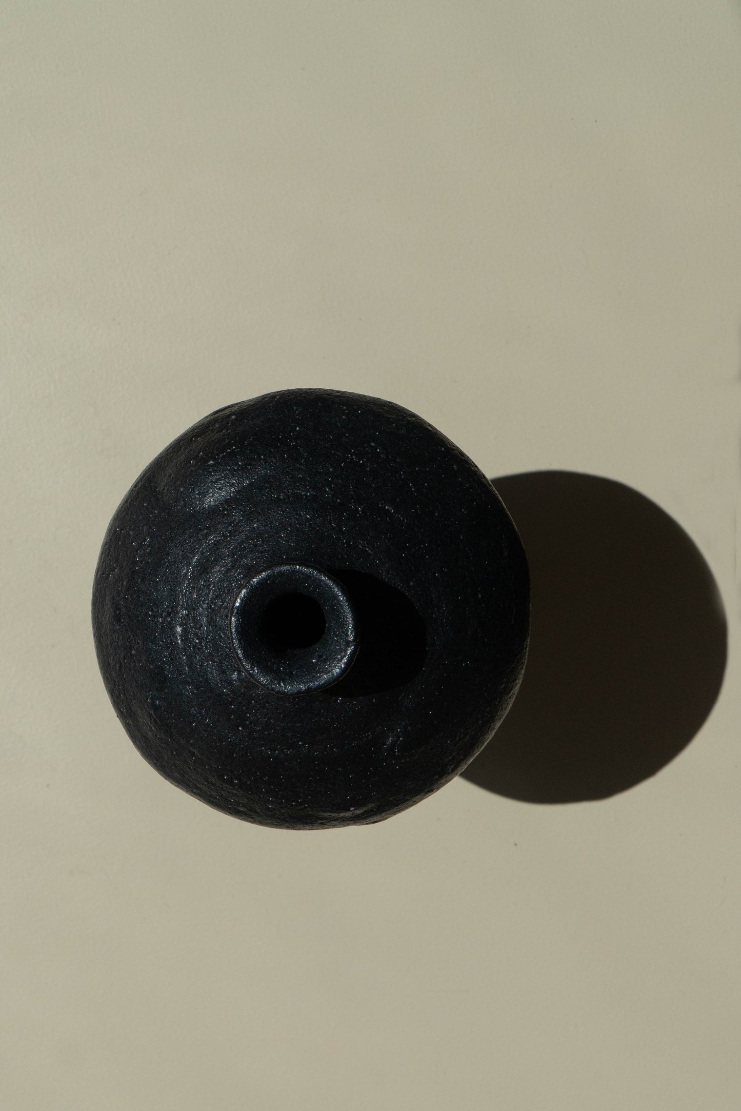 VASE ÉPAULE NOIR