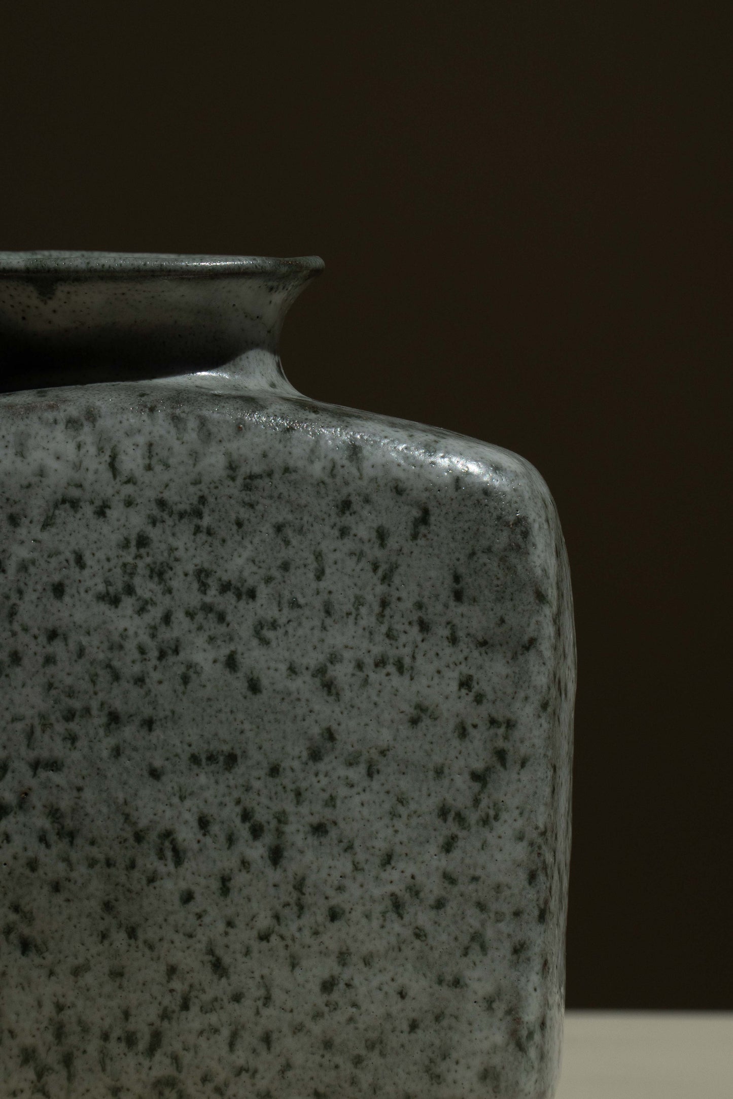 VASE GRIS