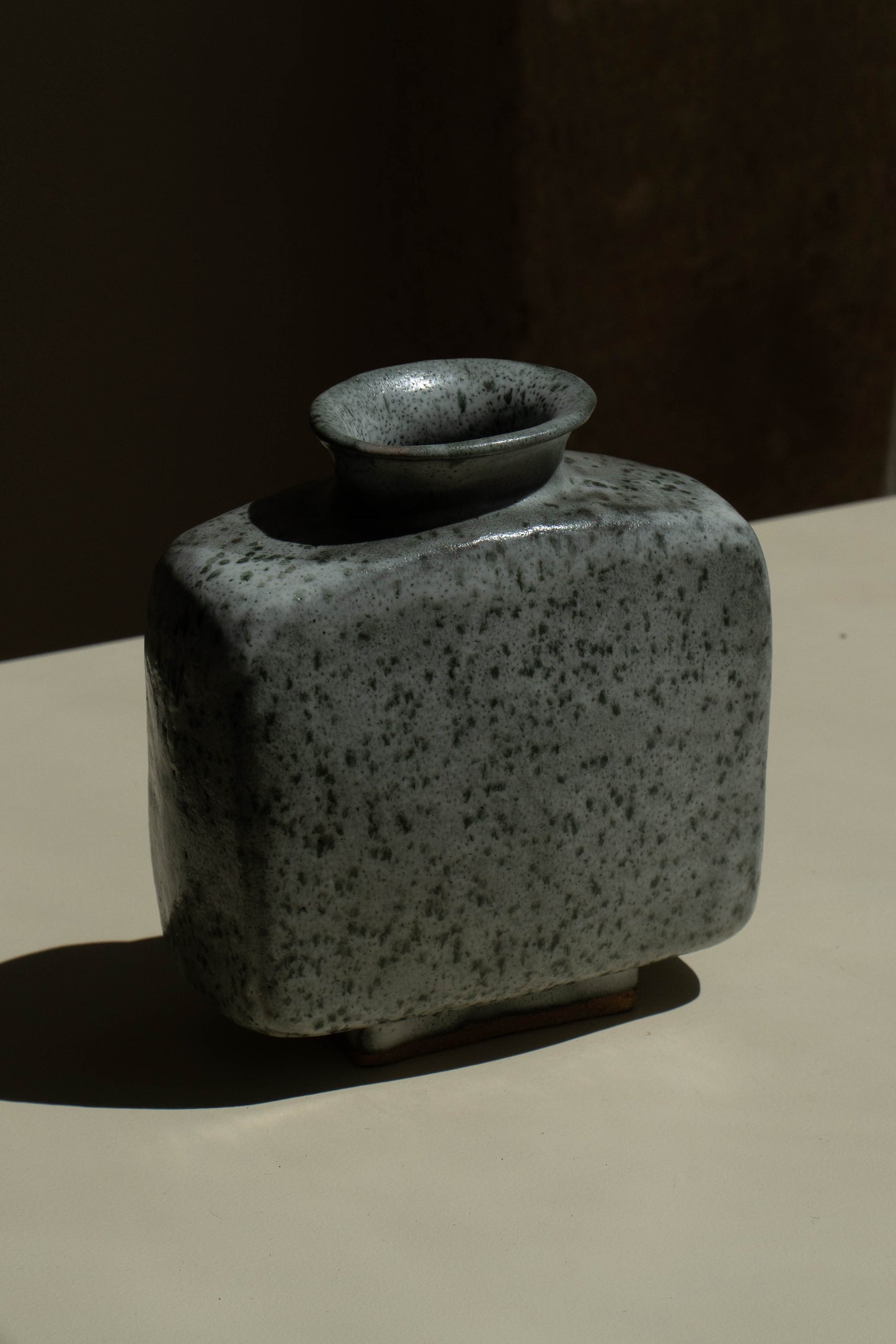 VASE GRIS