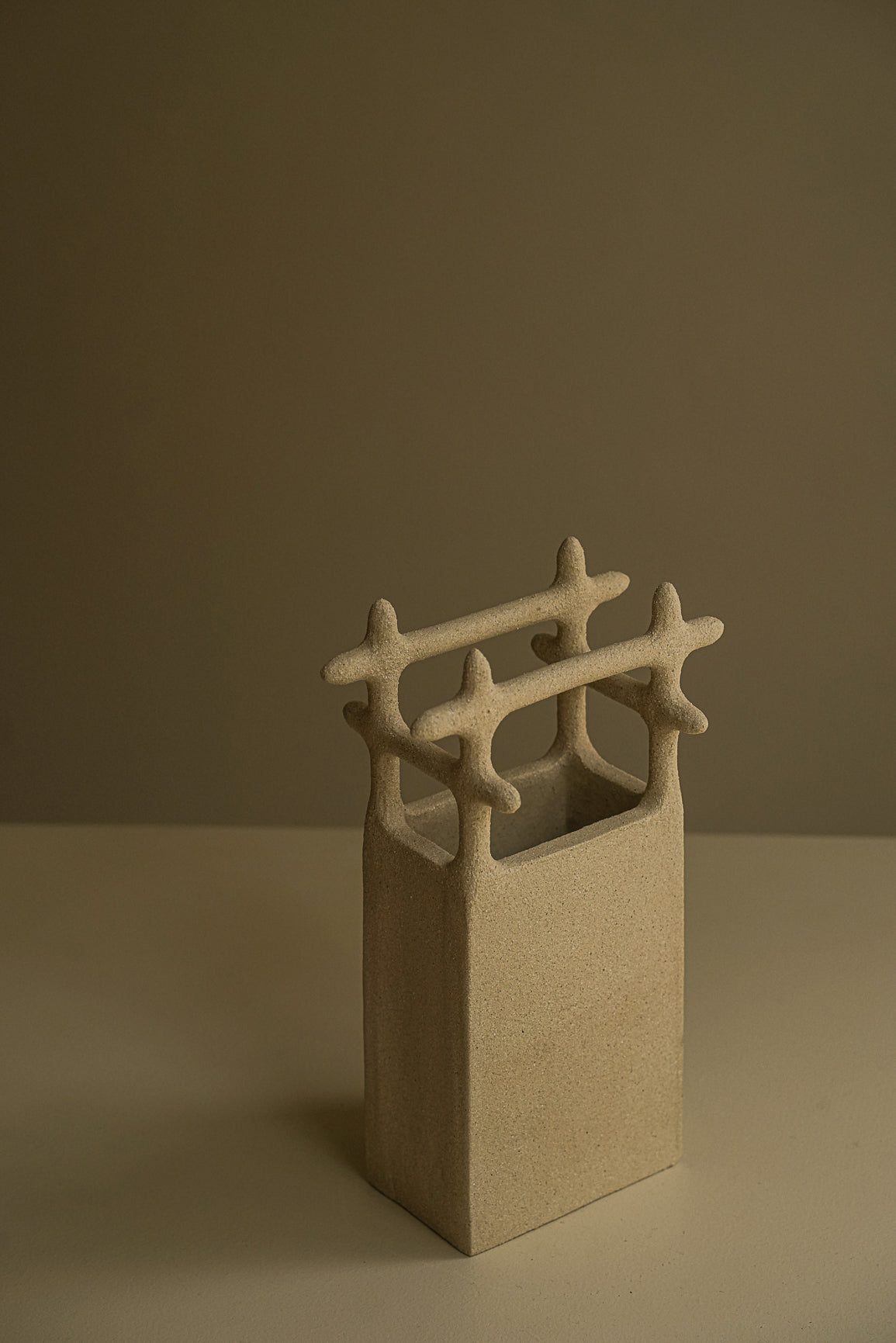 VASE SCULPTURAL