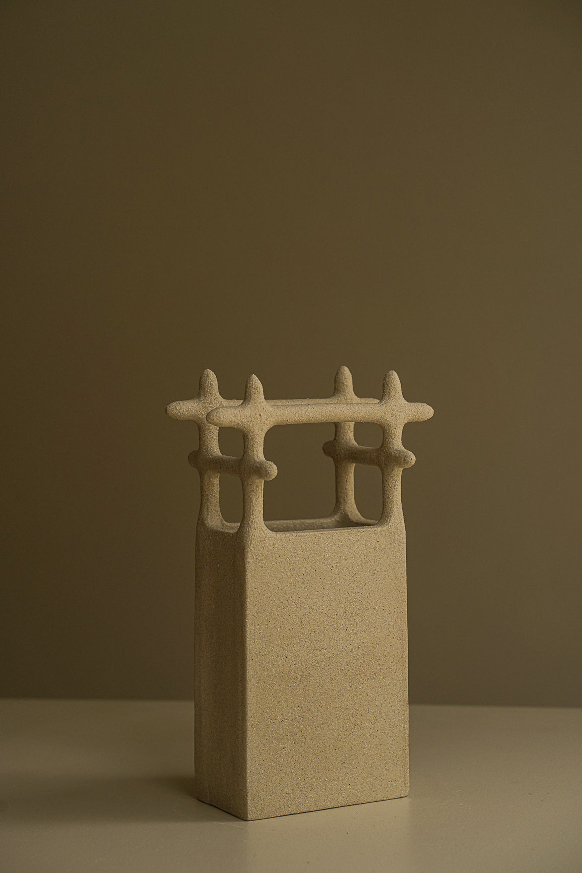 VASE SCULPTURAL