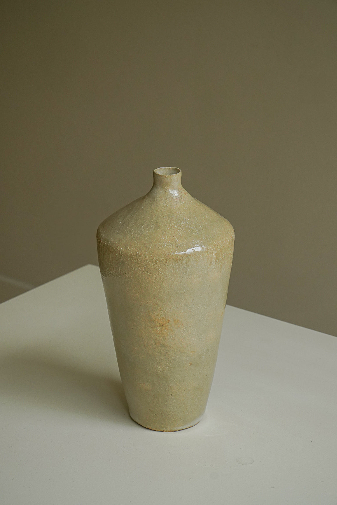 VASE OCHRE 9