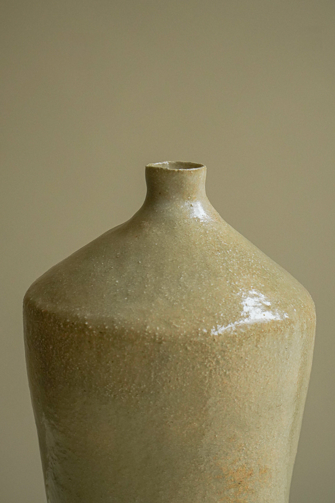 VASE OCHRE 9