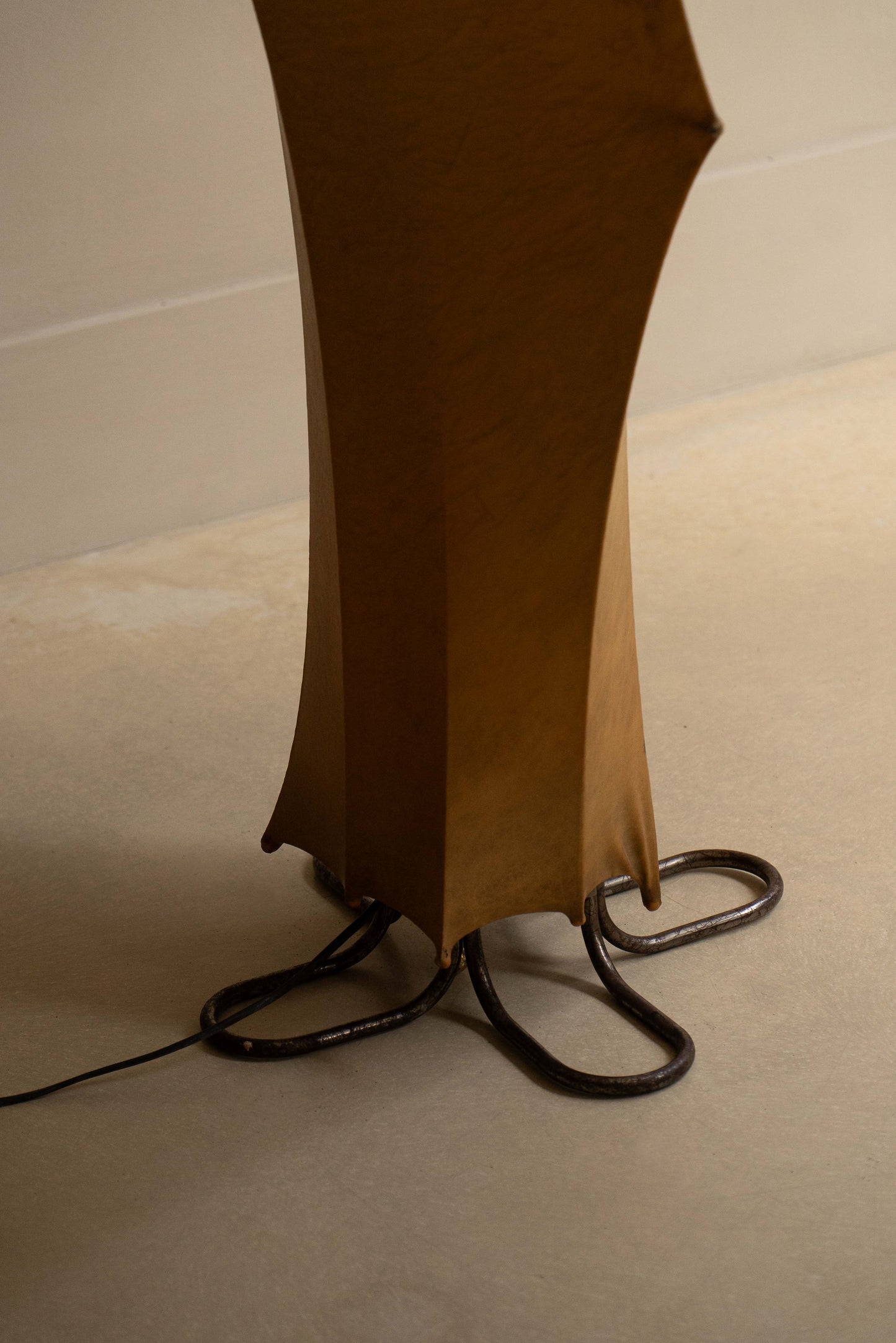 LAMPADAIRE FANTASMA
