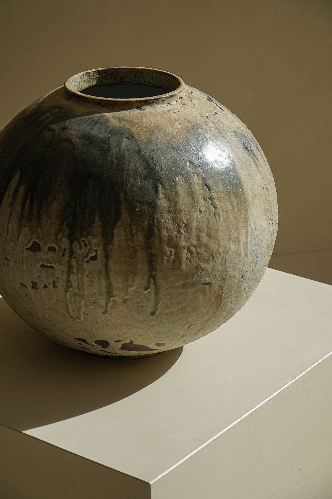 VASE MOON JAR