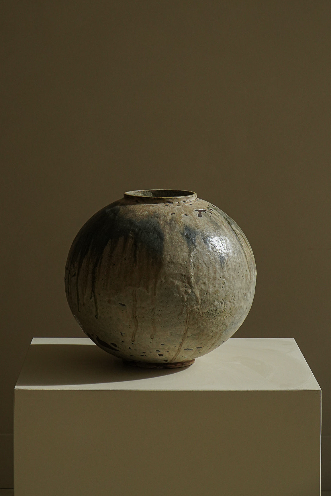 VASE MOON JAR