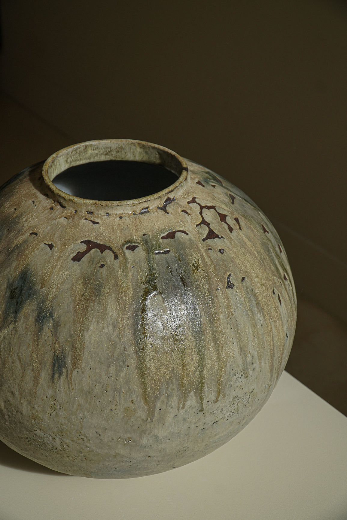 VASE MOON JAR
