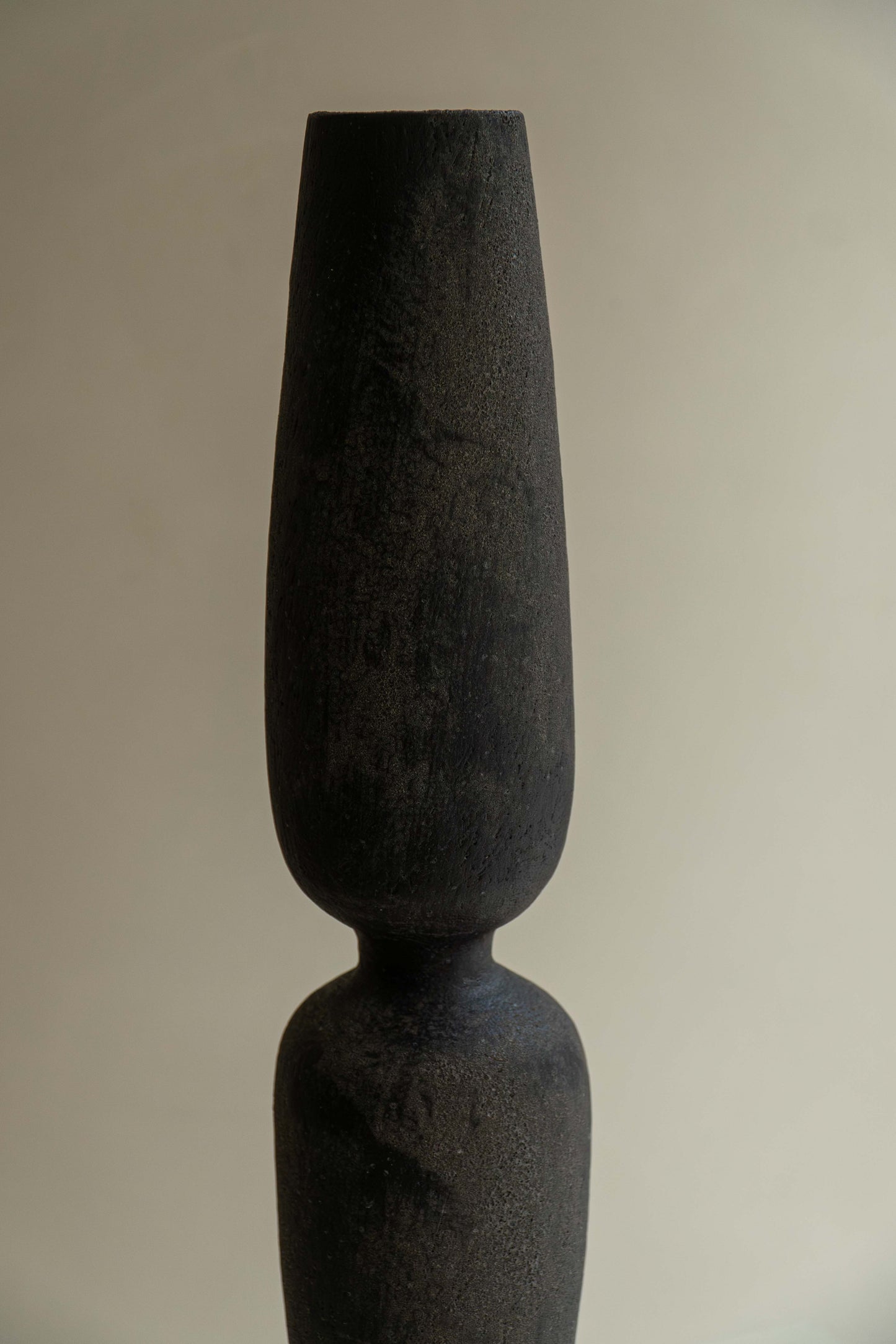 VASE SILHOUETTE CRATÈRE NOIR