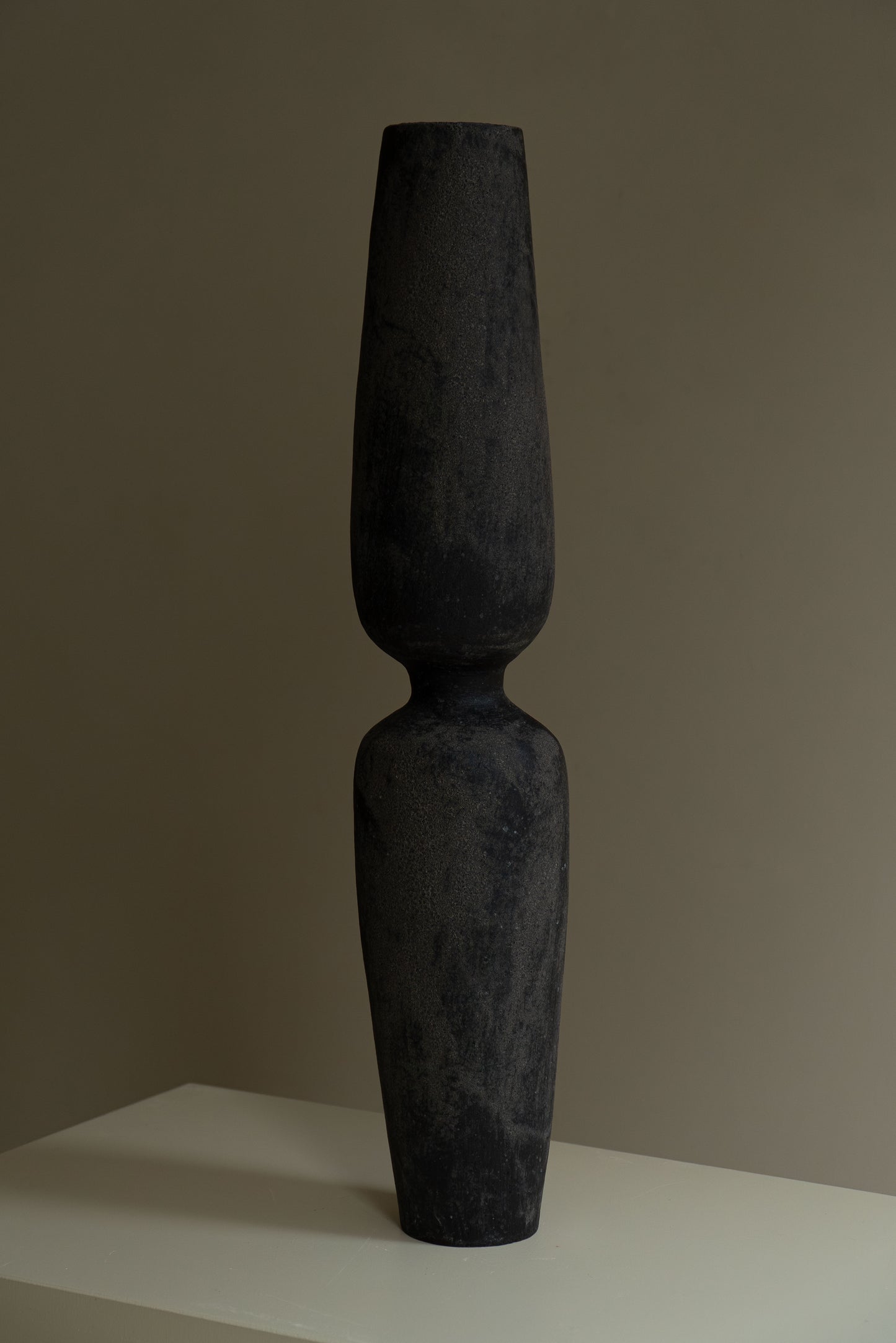VASE SILHOUETTE CRATÈRE NOIR