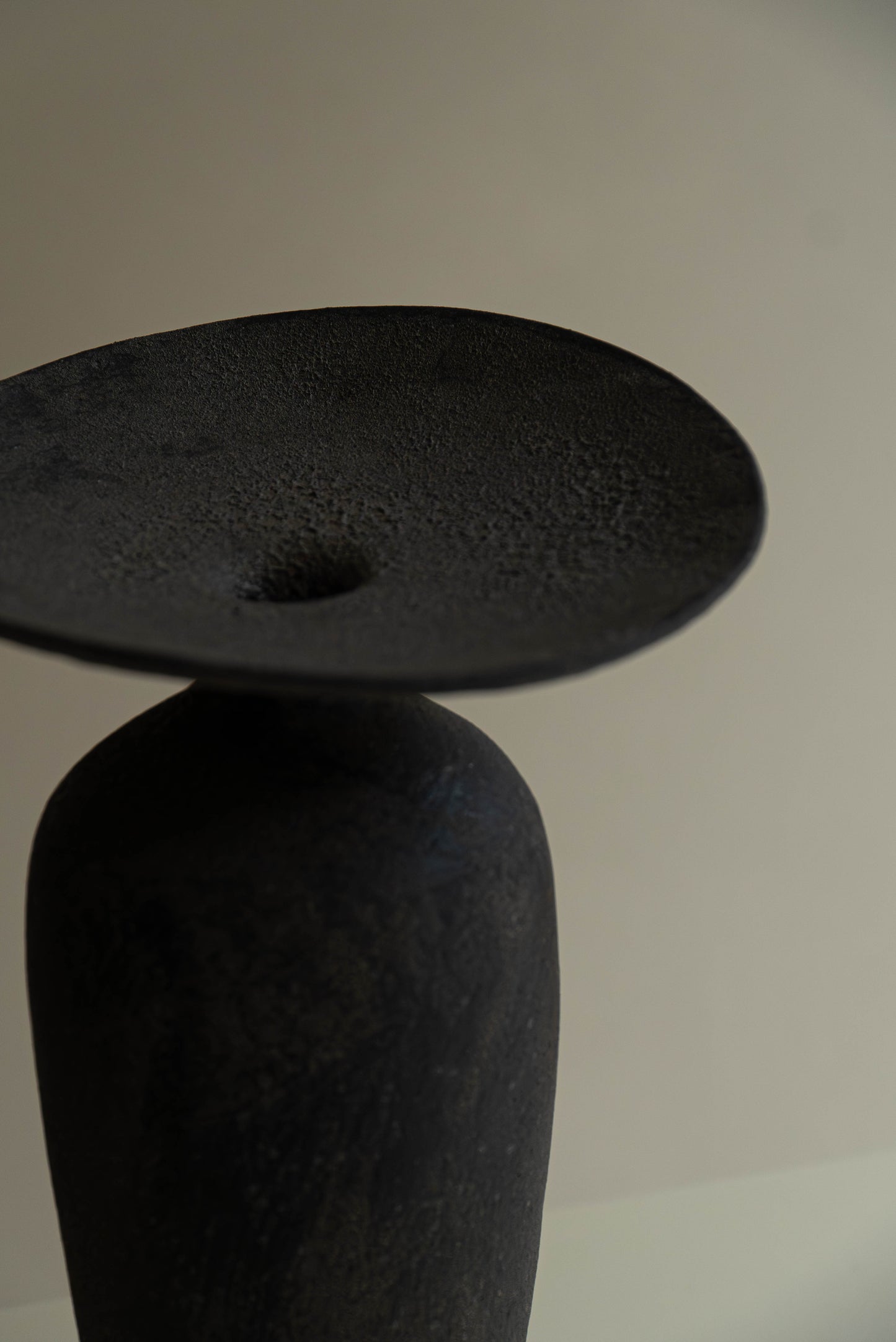 VASE COROLLE CRATÈRE NOIR