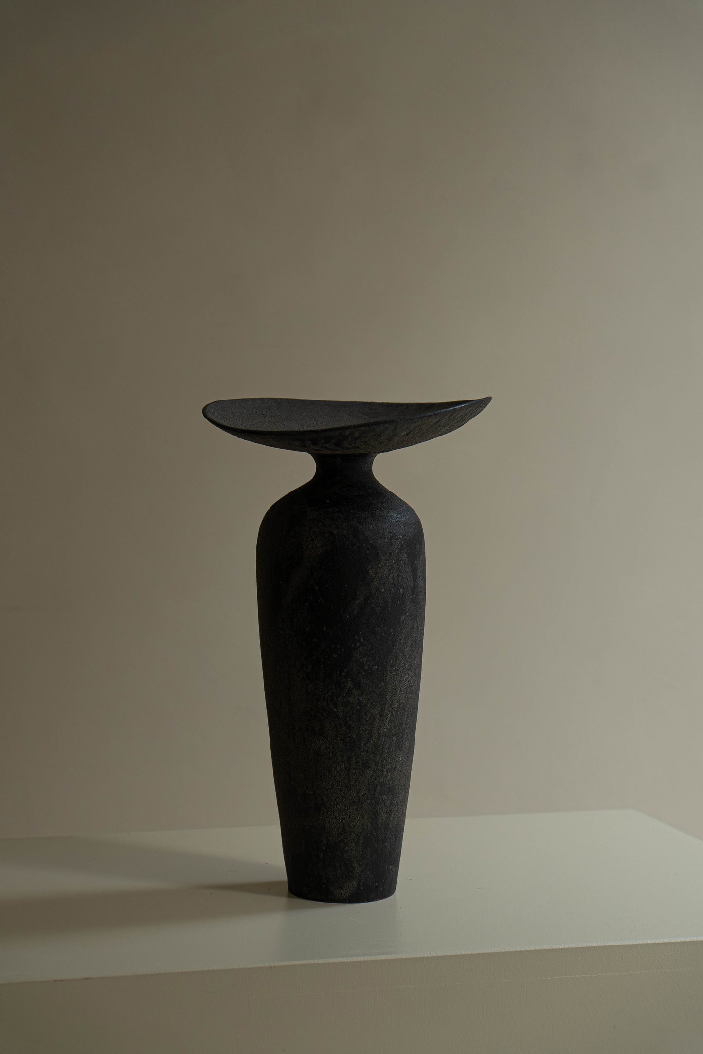 VASE COROLLE CRATÈRE NOIR