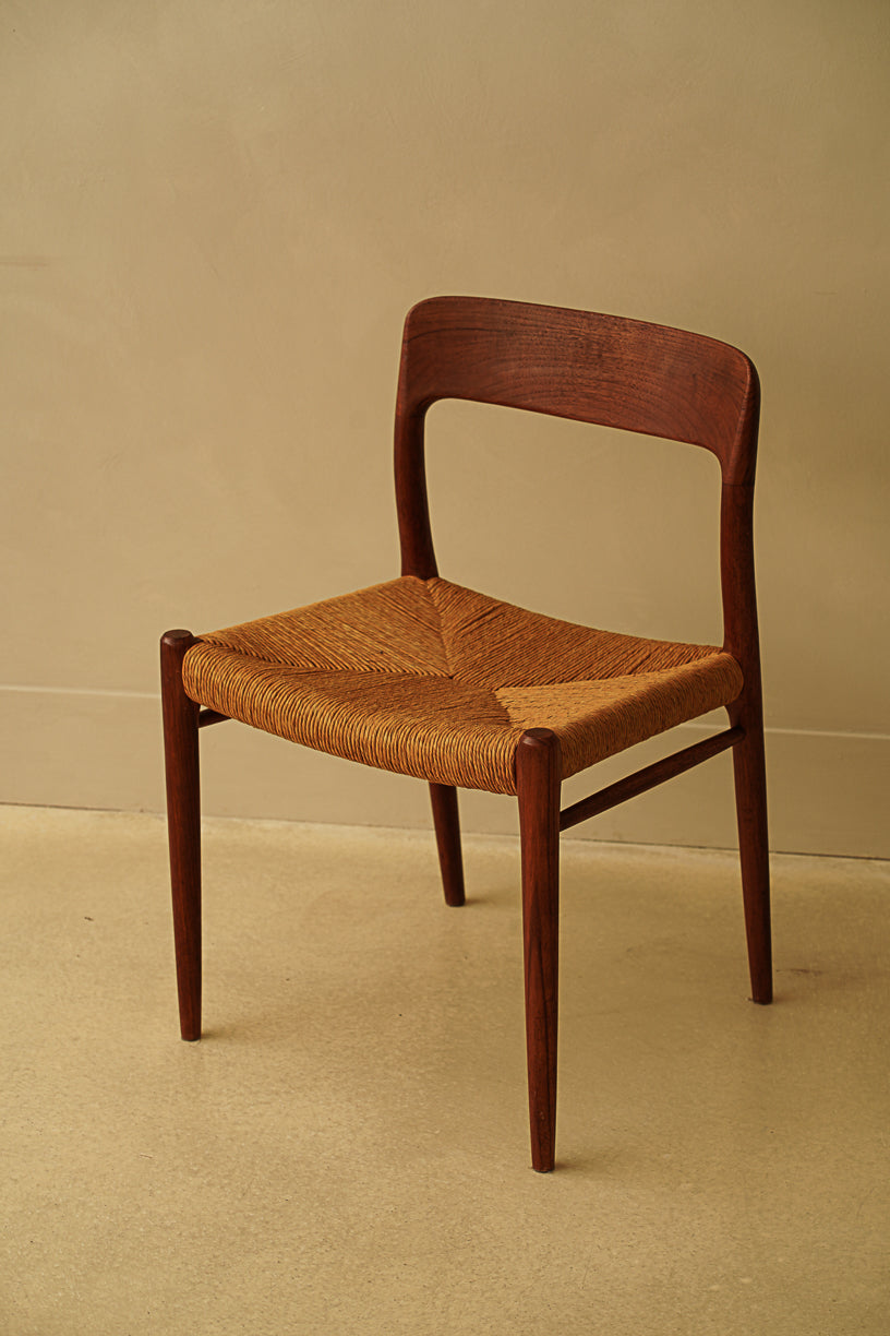 O Moller chair n 75