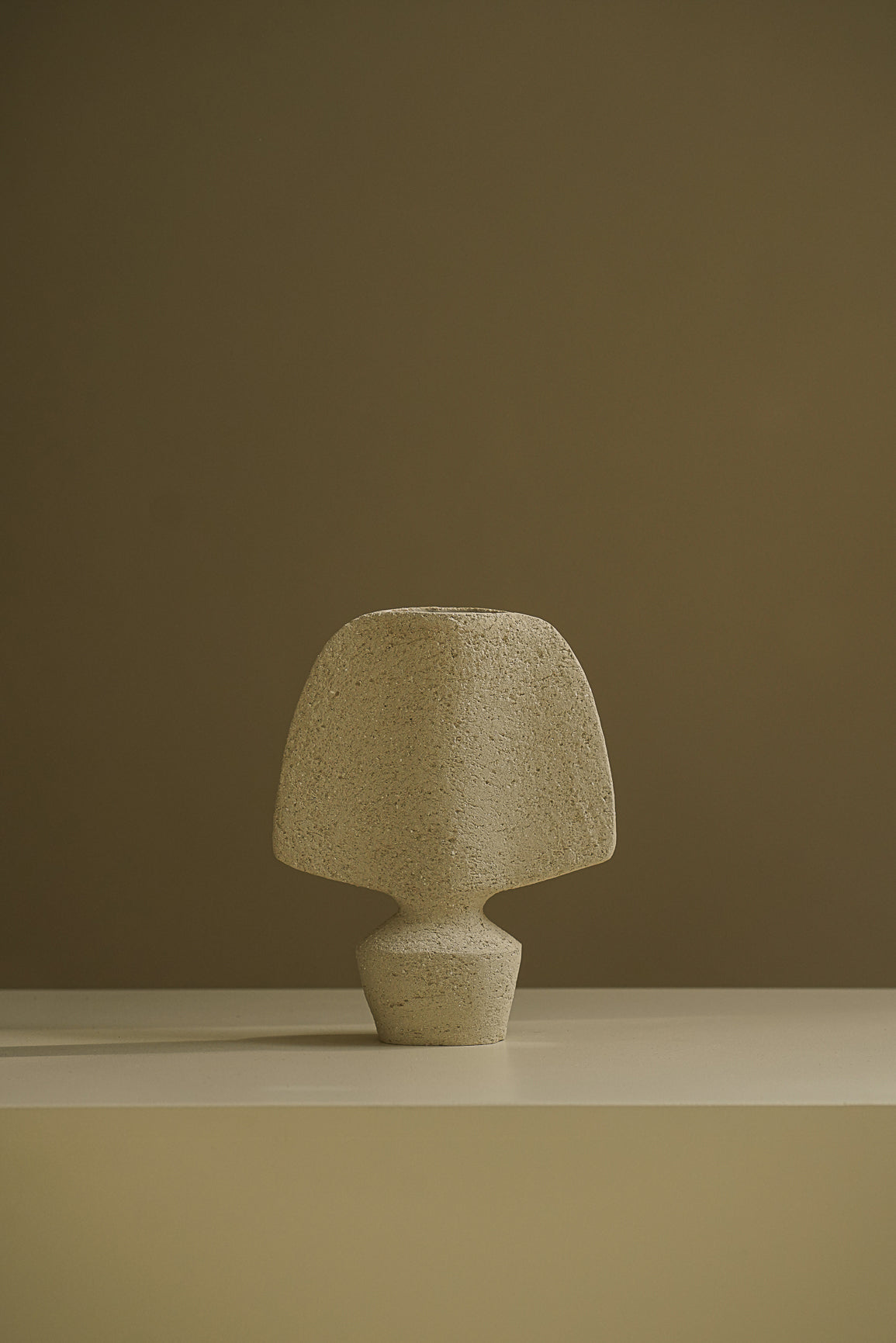 PETIT VASE DANAÏDE BRUT