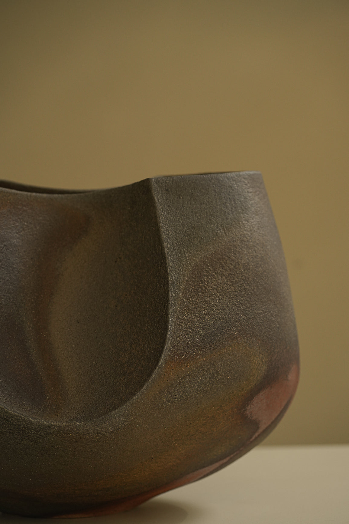 GRAND VASE CUIT AU BOIS