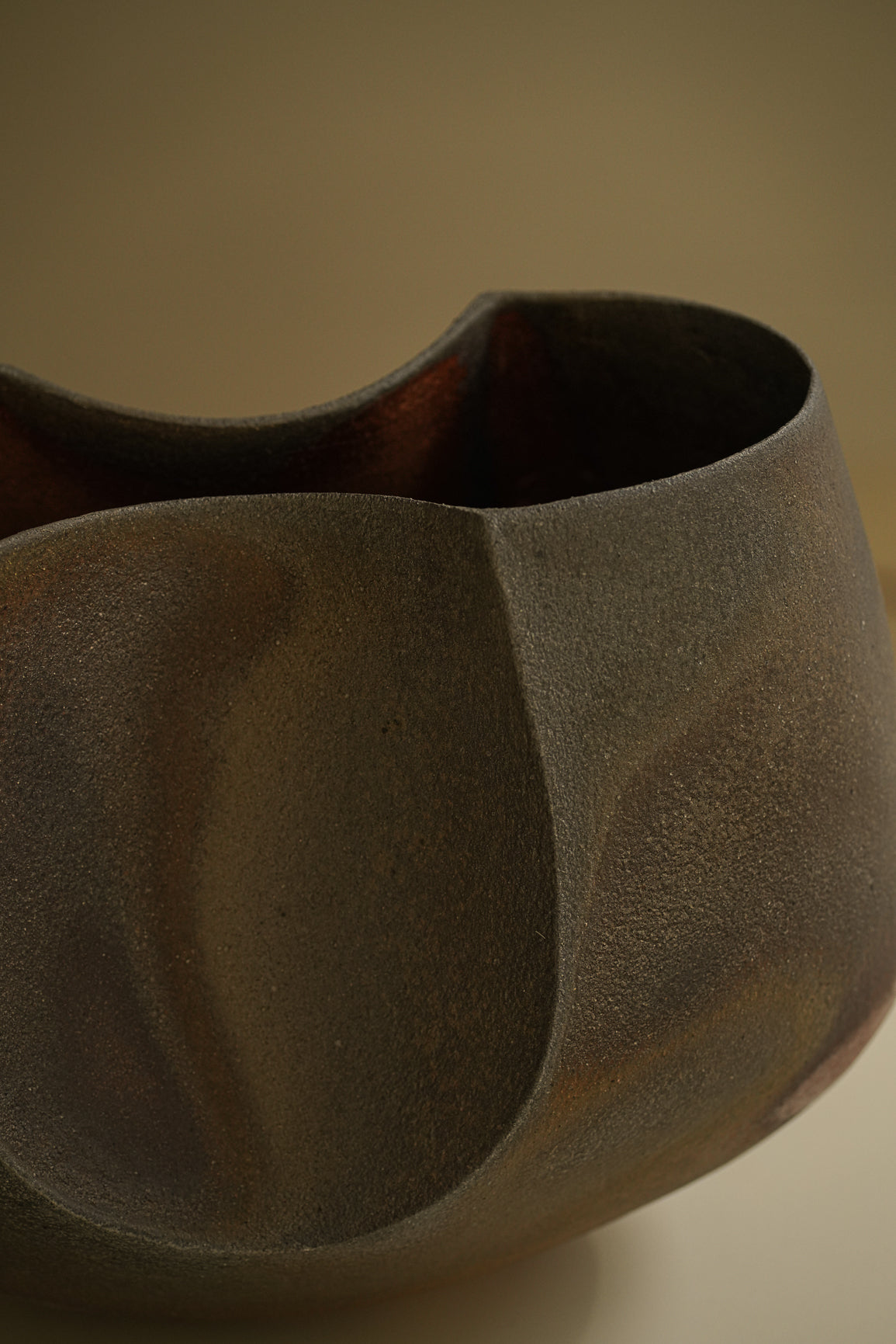 GRAND VASE CUIT AU BOIS
