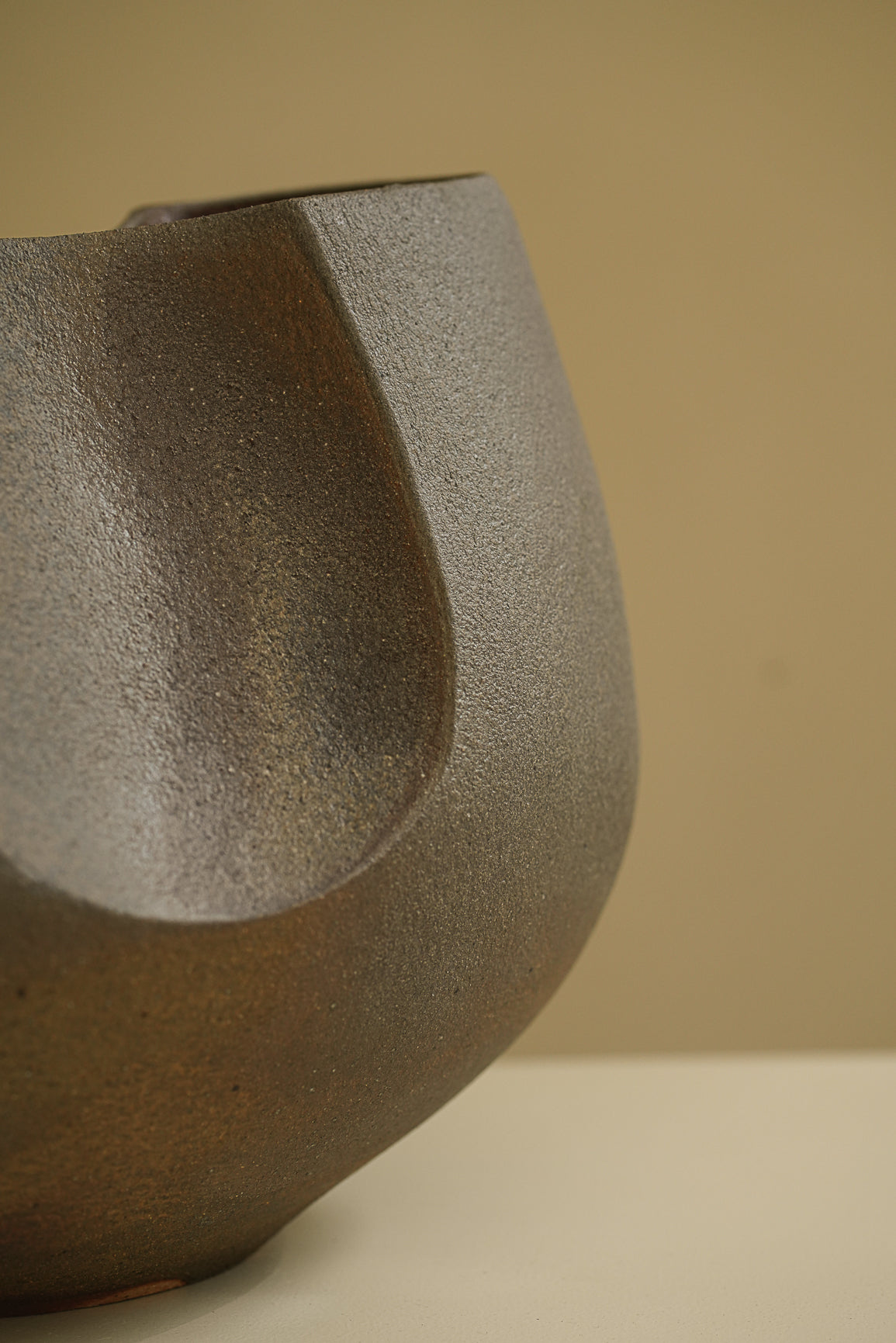 GRAND VASE CUIT AU BOIS