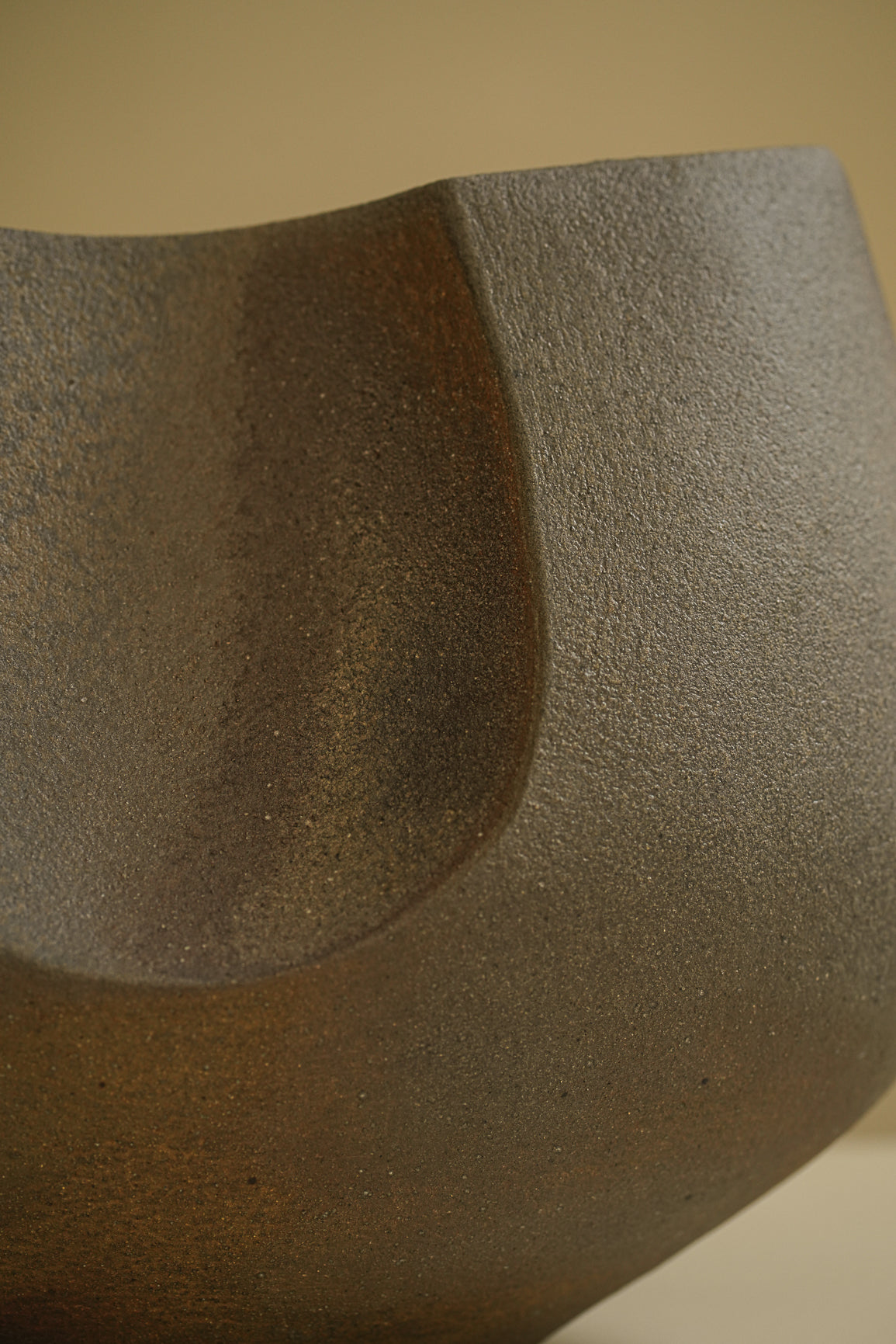 GRAND VASE CUIT AU BOIS