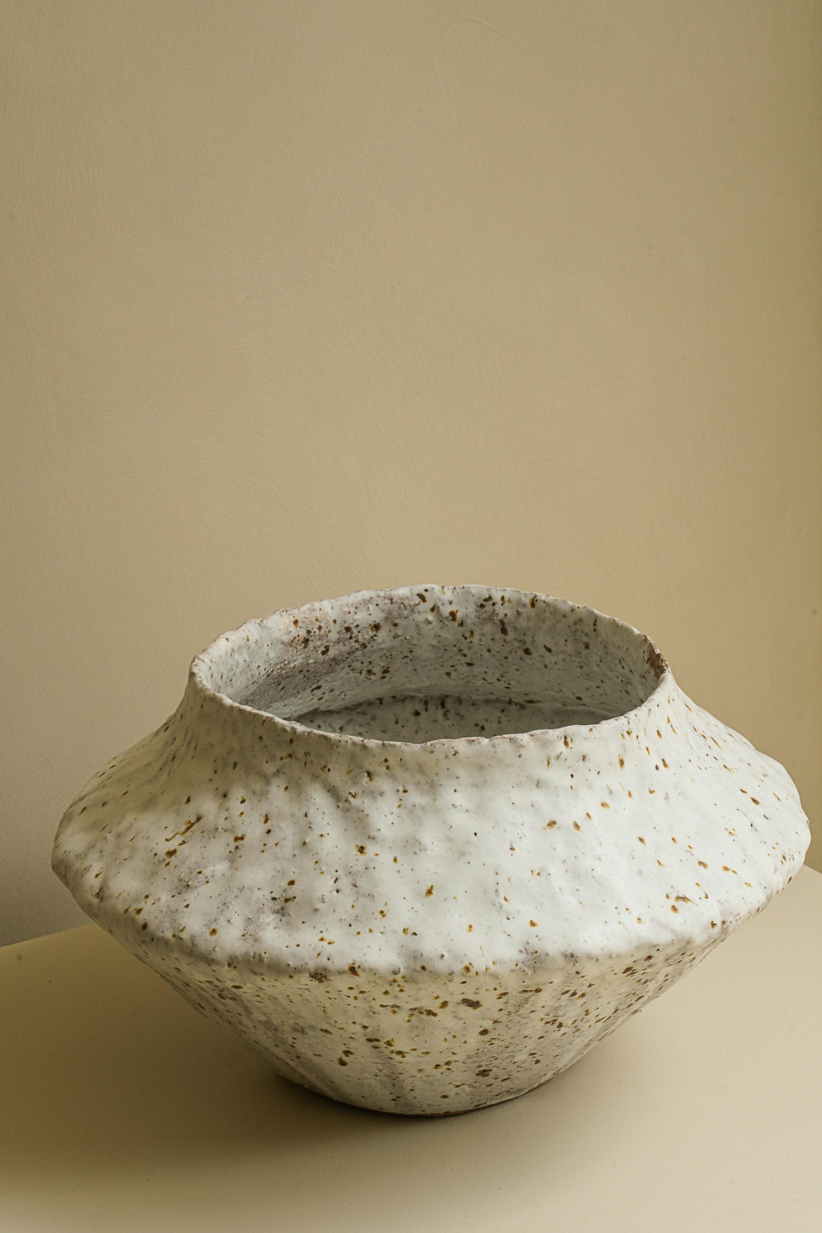 GRAND VASE