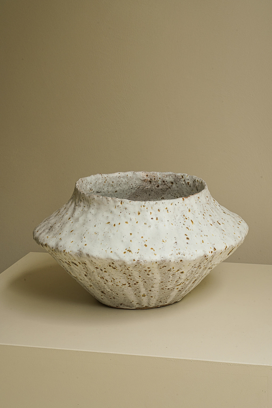 GRAND VASE