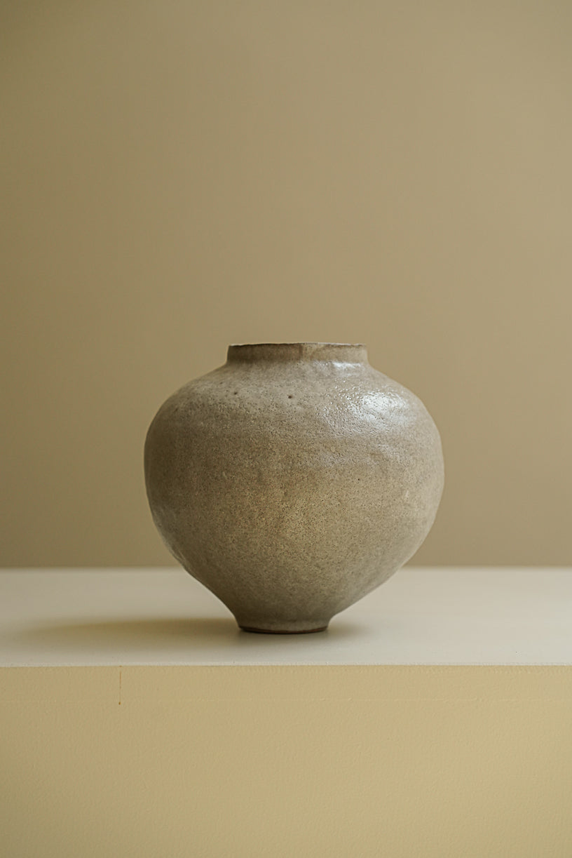 Granite Vase 04