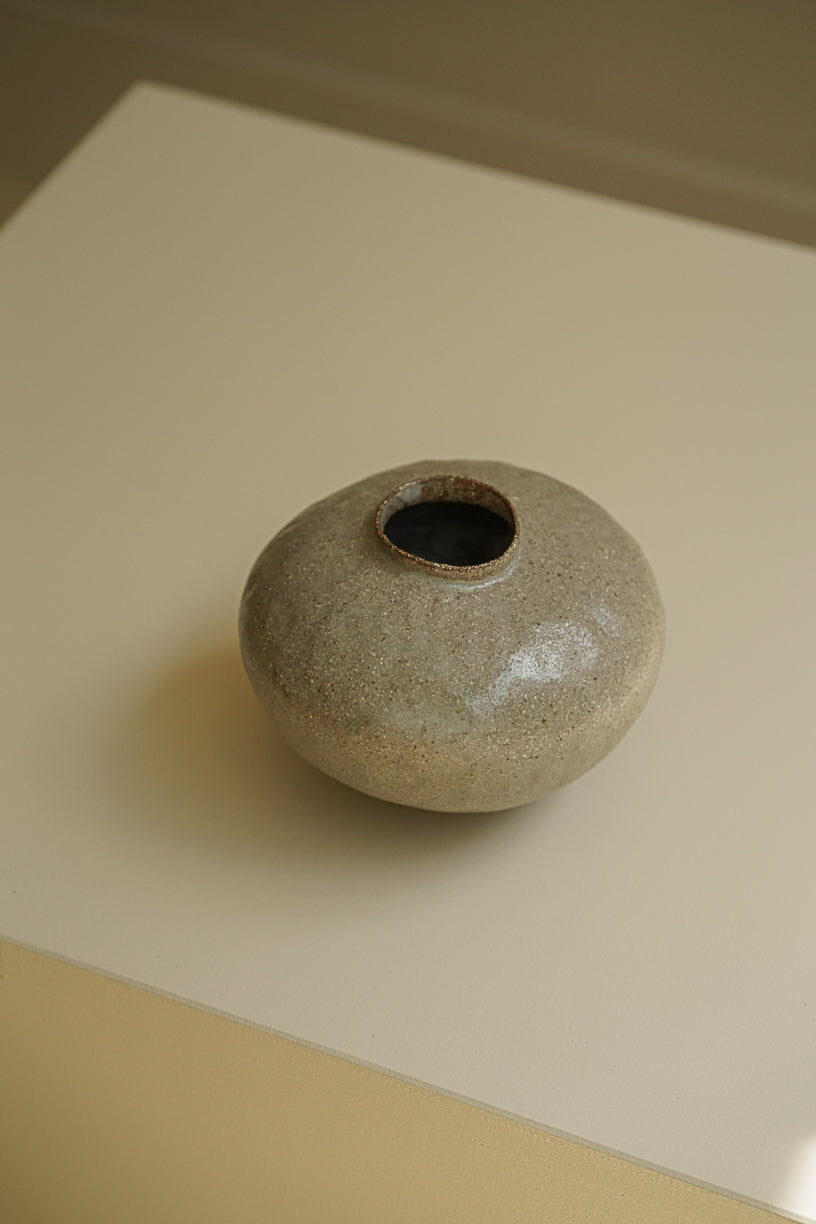 Granite Vase 02
