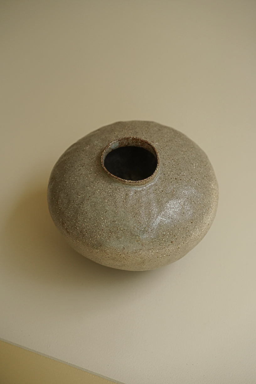 Granite Vase 02