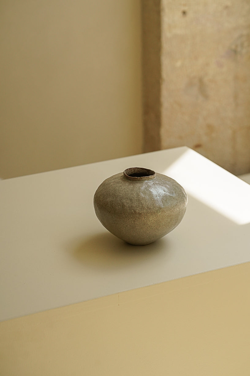 Granite Vase 02