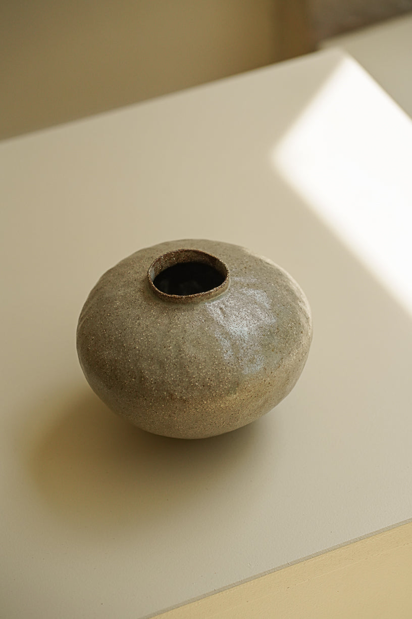 Granite Vase 02
