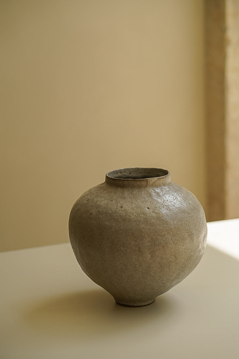 Granite Vase 04
