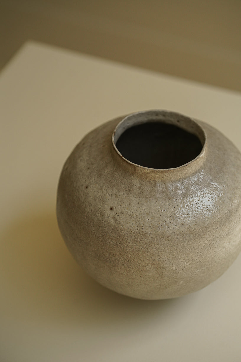 Granite Vase 04