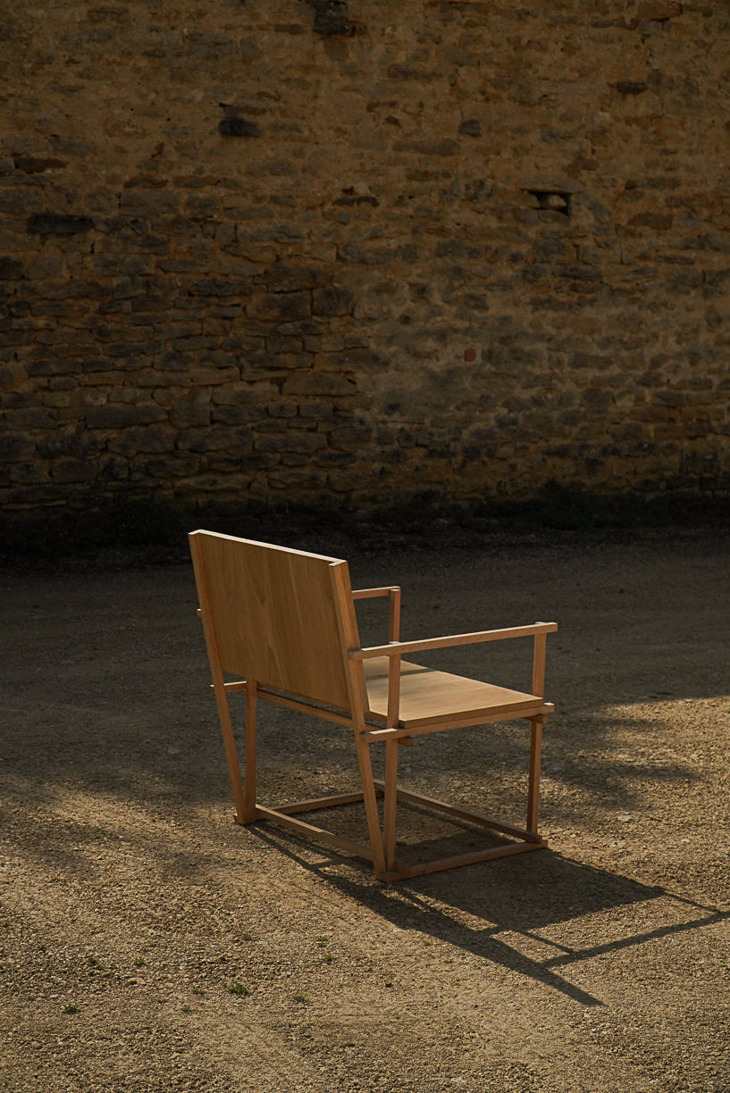 Arles armchair