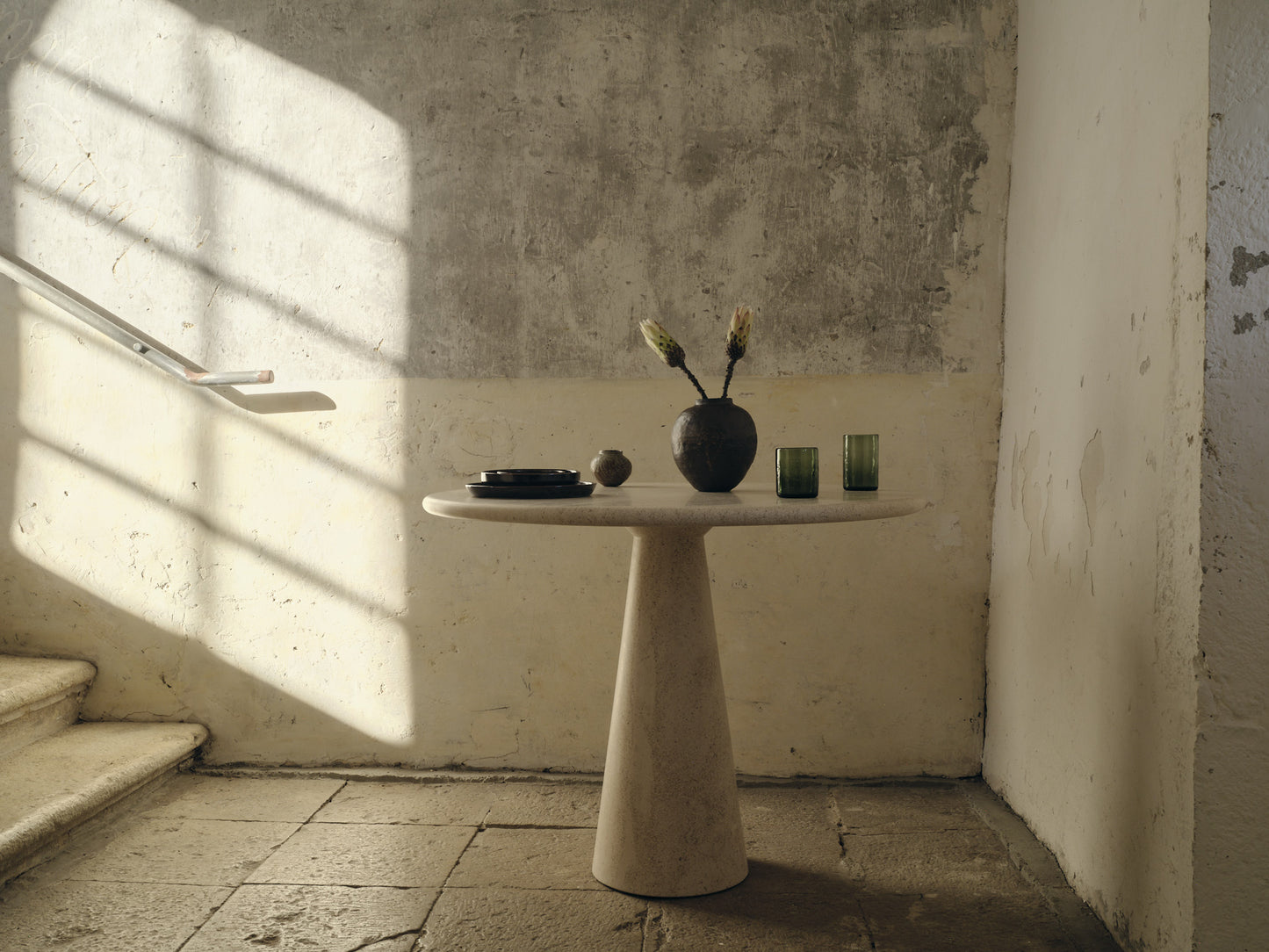 Donoma table small model
