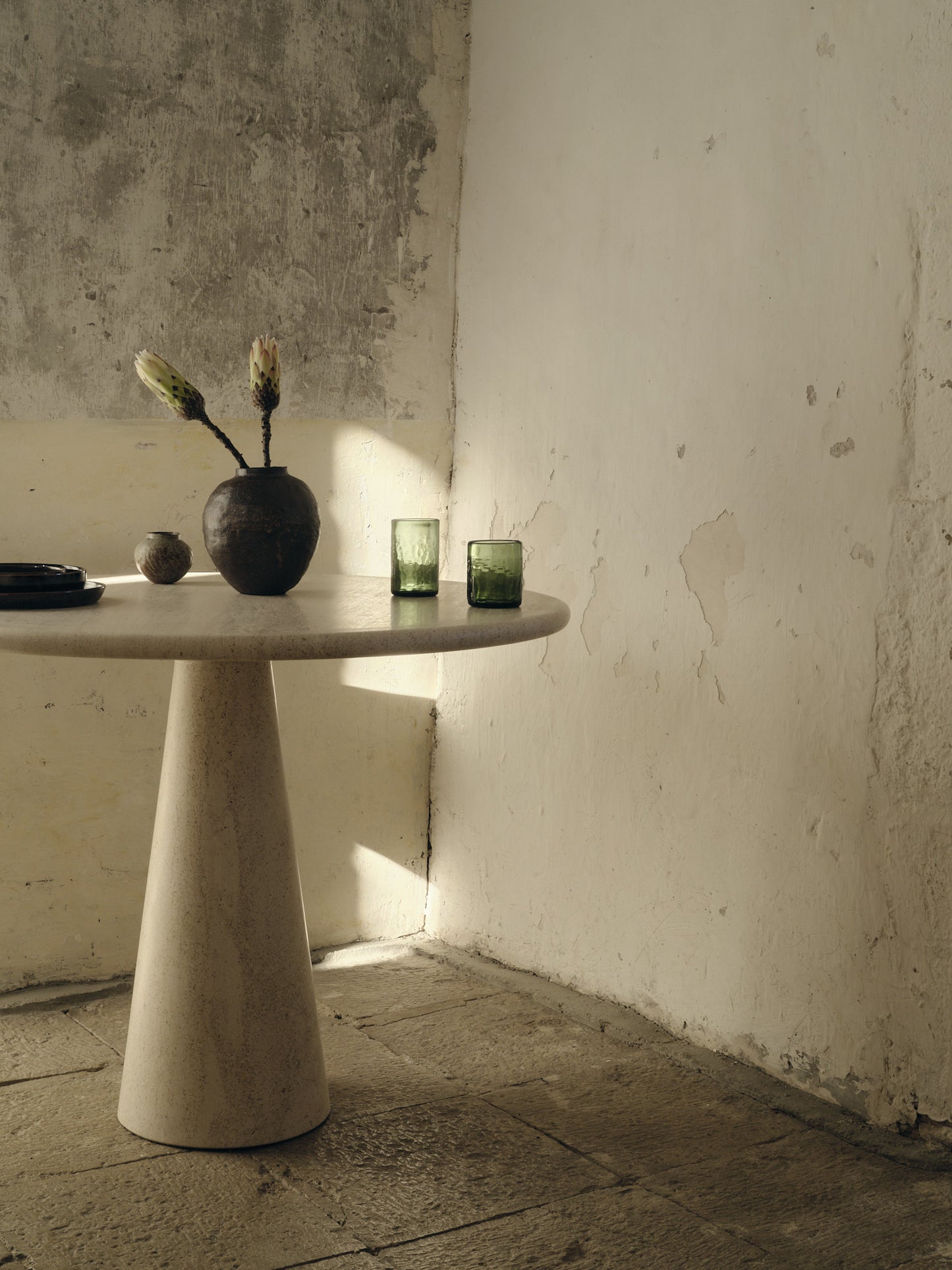 Donoma table small model