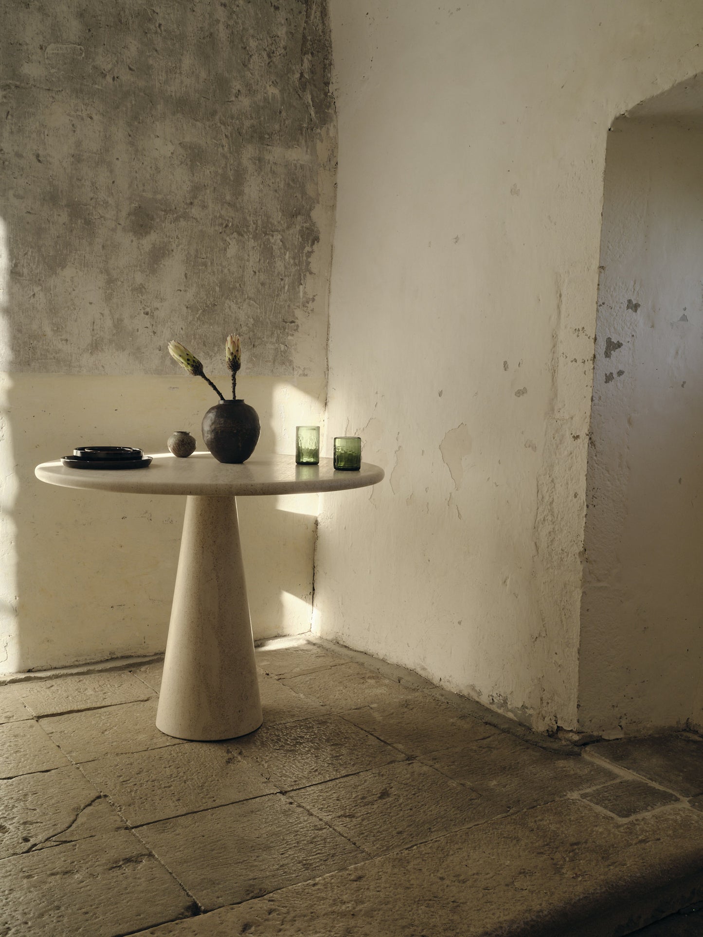 Donoma table small model