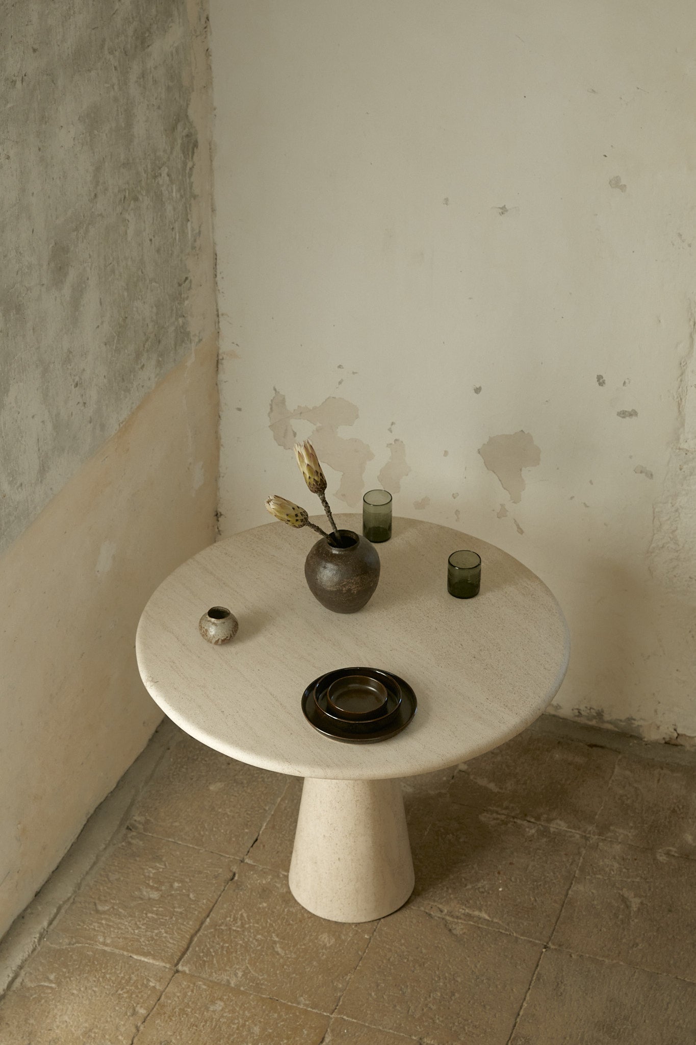 Donoma table small model
