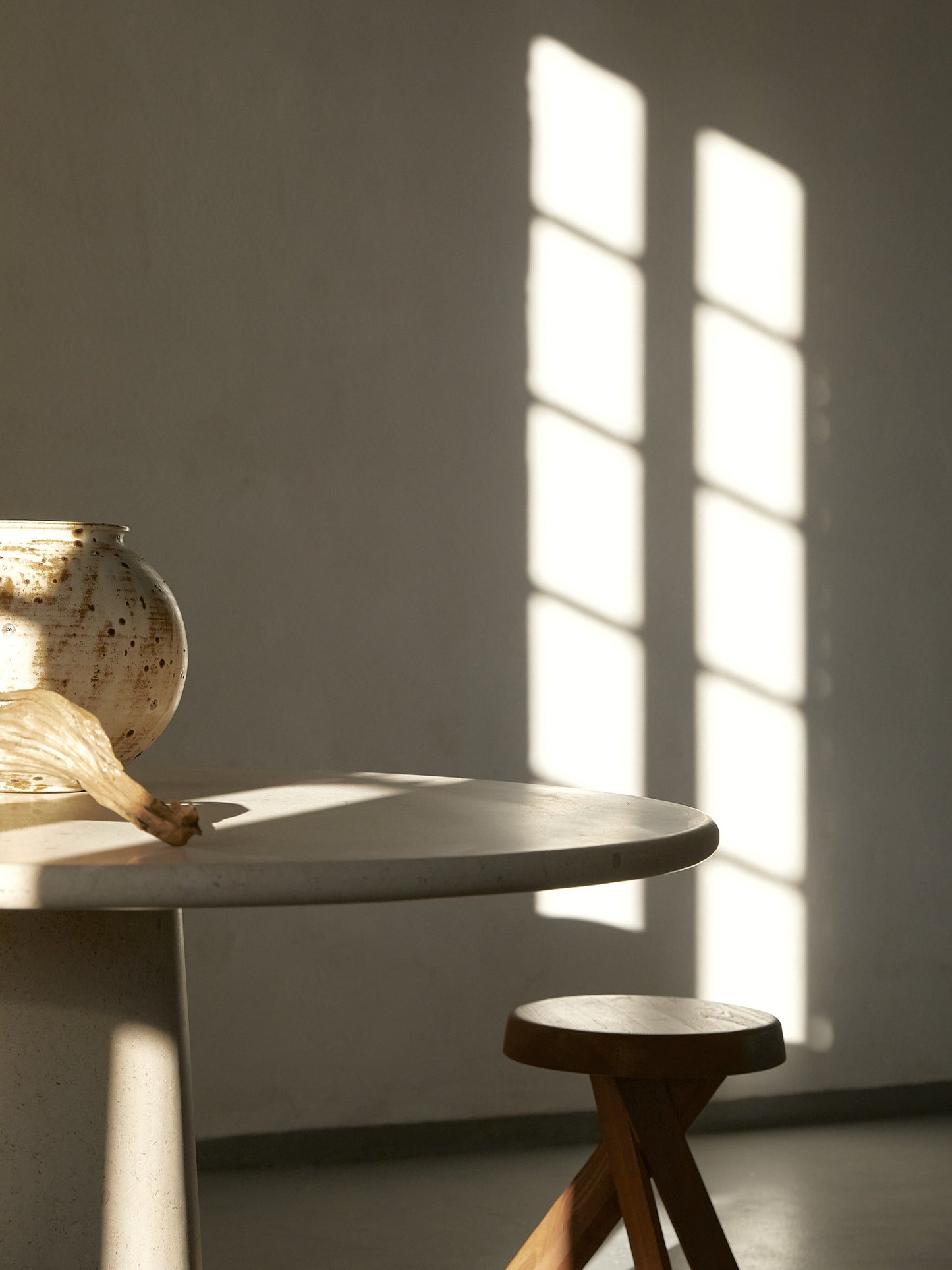 Donoma Table