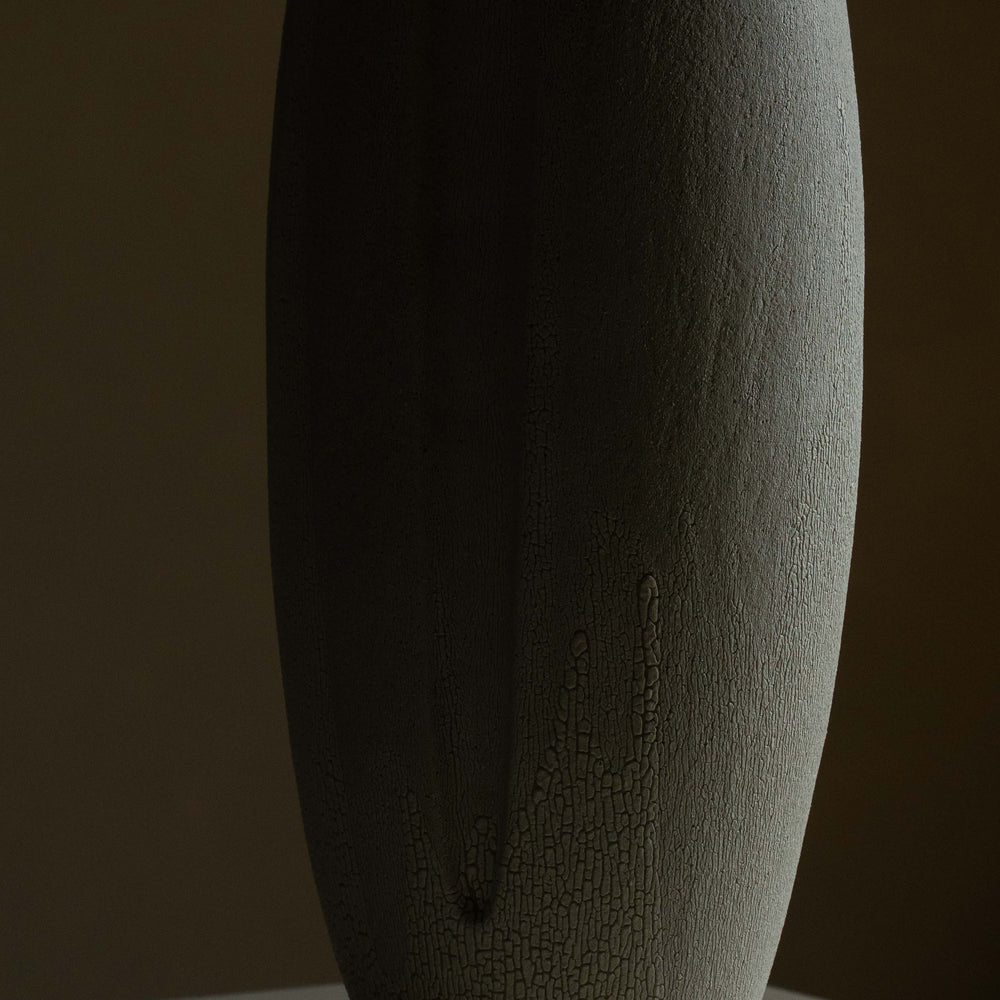 
                      
                        Vase Haut multi-facettes
                      
                    