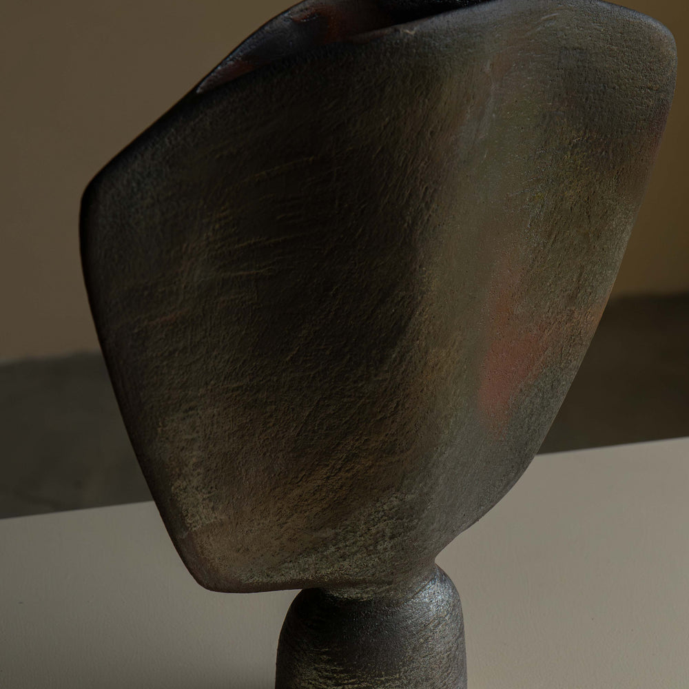 
                      
                        Vase Danaïde grès cuisson bois
                      
                    