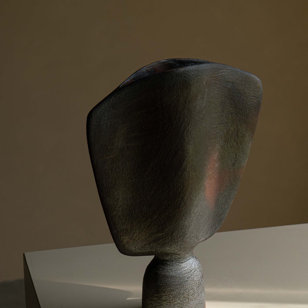 
                      
                        Vase Danaïde grès cuisson bois
                      
                    
