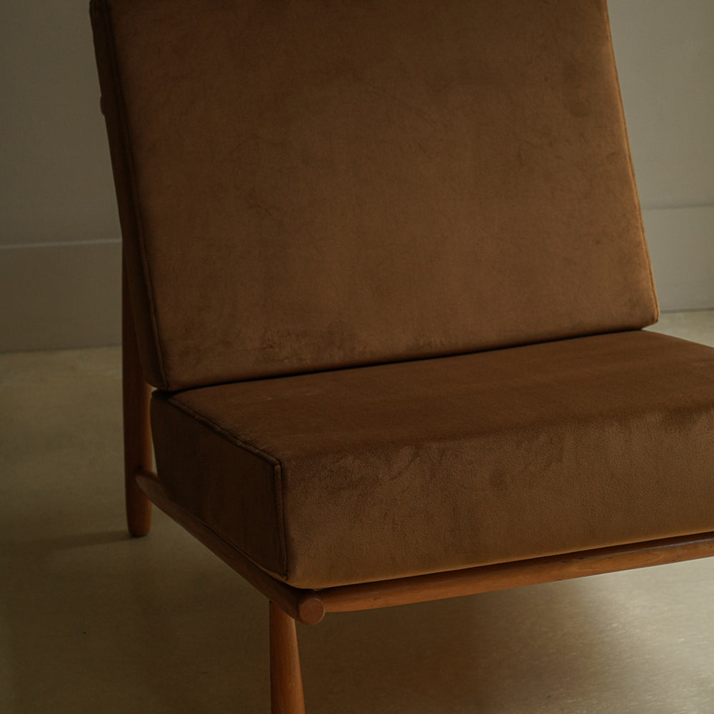 
                      
                        FAUTEUIL "DOMUS"
                      
                    