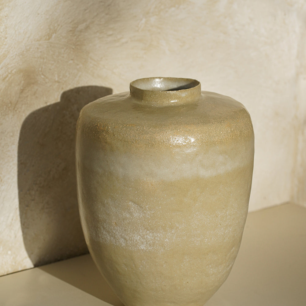 
                      
                        VASE OCHRE 4
                      
                    